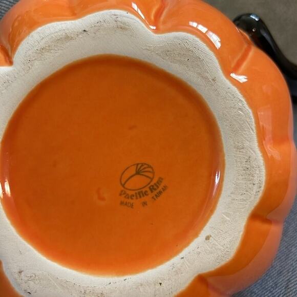 Pitcher Halloween or use it flower vase ceramic perfect condition vintage. - Picture 3 of 3